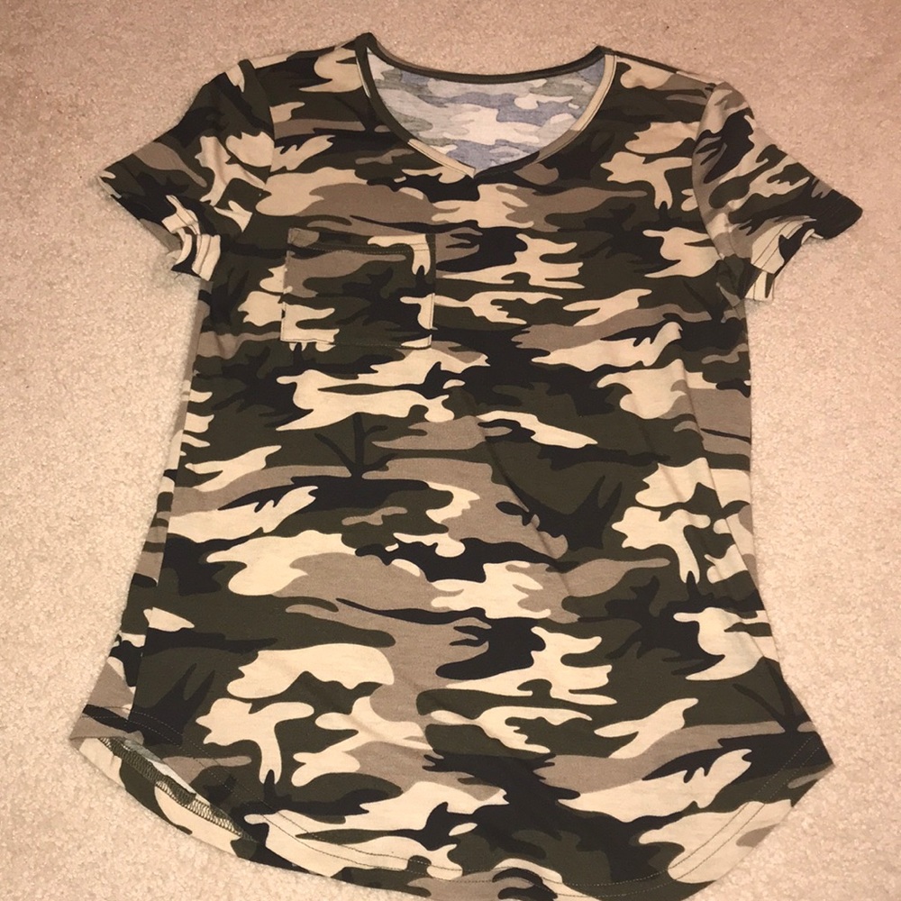 Camo V-neck tee